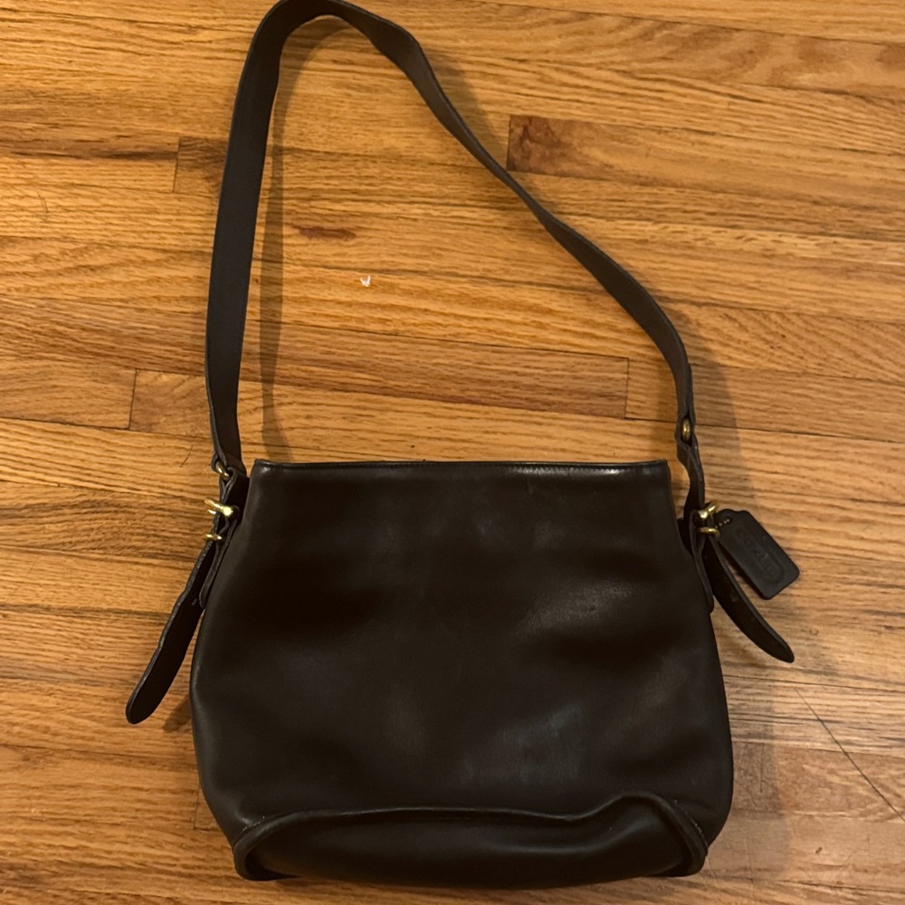 Elegant Black Leather Shoulder Coach Bag